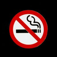 Novi izgled znaka zabrane pušenja i znaka da je pušenje dozvoljeno